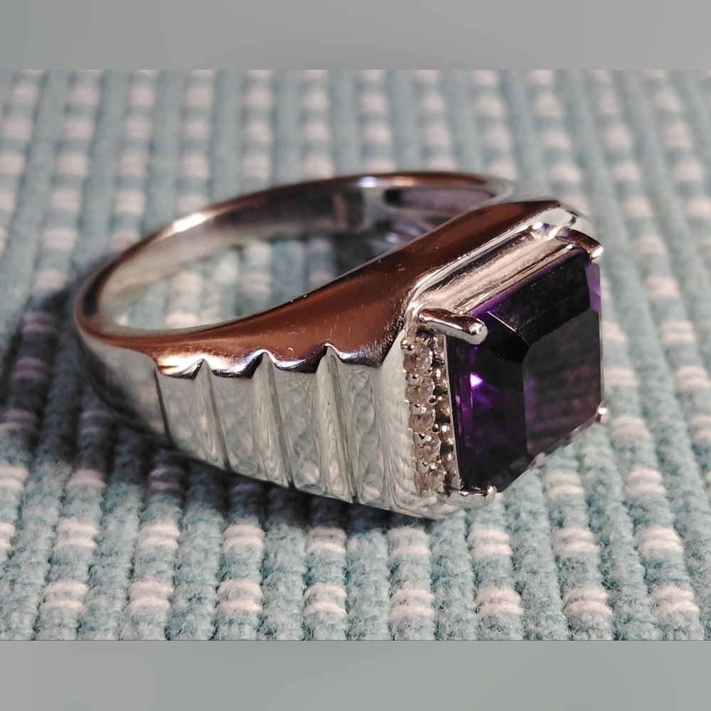 MEN'S- AFRICAN AMETHYST & WHITE TOPAZ ON THE SHOULDERS. RIBBED STERLING RING. 12 - Picture 2 of 16